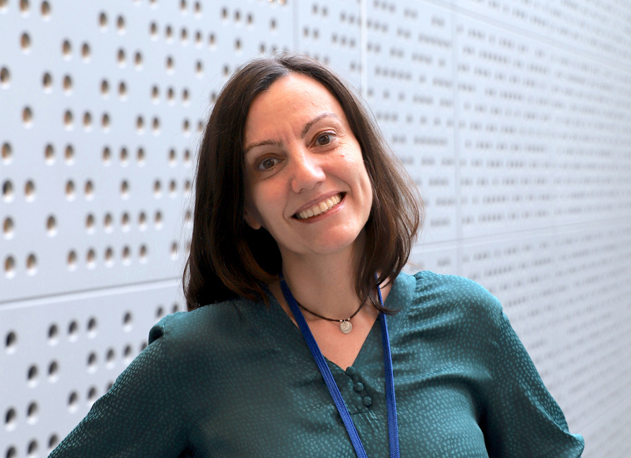 La Dra. Montse Sanchez-Cespedes recibe el premio de la Real Academia Nacional de Farmacia